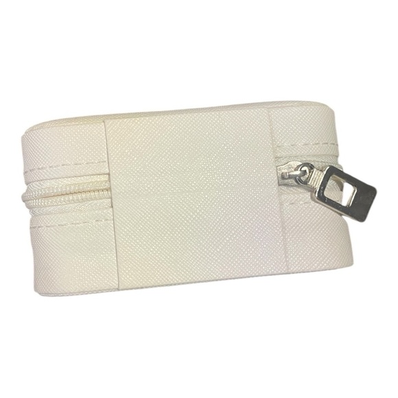 Travel Cream Jewelry Organizer Case - Picture 3 of 3